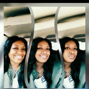 Meet your Posher, Toia